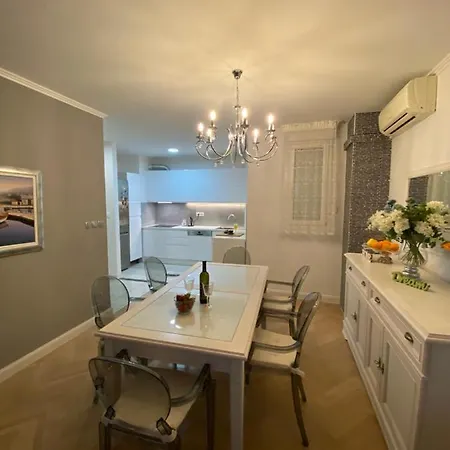 Sandra, With 2 Bathroom, Wi-fi, Private Parking