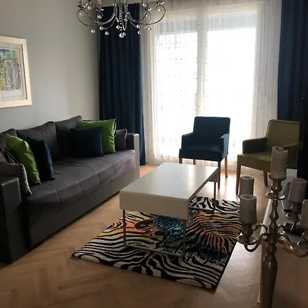 Sandra, With 2 Bathroom, Wi-fi, Private Parking
