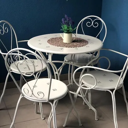 Sandra, With 2 Bathroom, Wi-fi, Private Parking