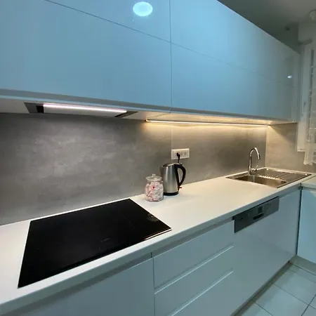 Апартаменты Sandra, With 2 Bathroom, Wi-fi, Private Parking