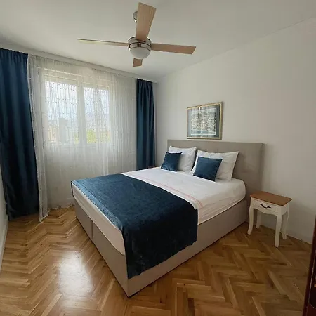 Apartment Sandra, With 2 Bathroom, Wi-fi, Private Parking *