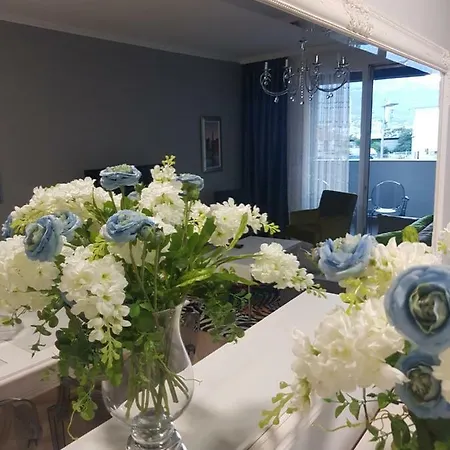 Sandra, With 2 Bathroom, Wi-fi, Private Parking Apartman Split